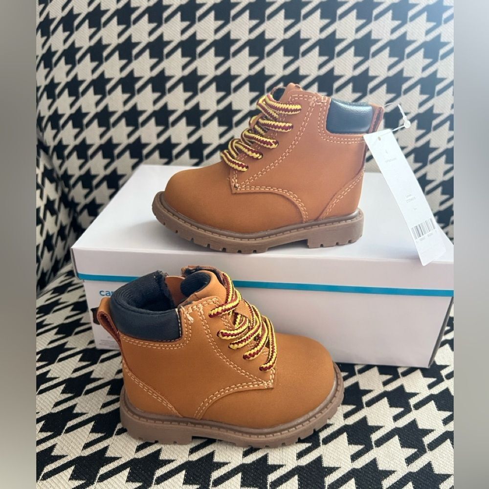 Carter's Landers‎ Toddler Boots-Size 4